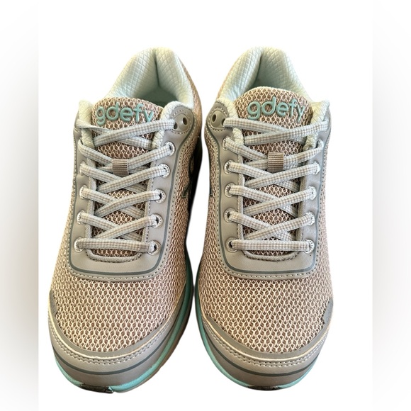 G-defy Women’s Orthopedic Mighty Walk Comfort Fit Shoes Size 8 - Picture 2 of 8